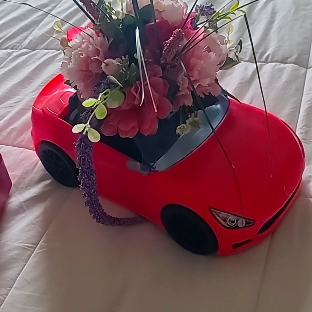 BARBIE CAR CENTERPIECE